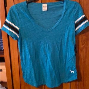 VS PINK vneck tee *like new*